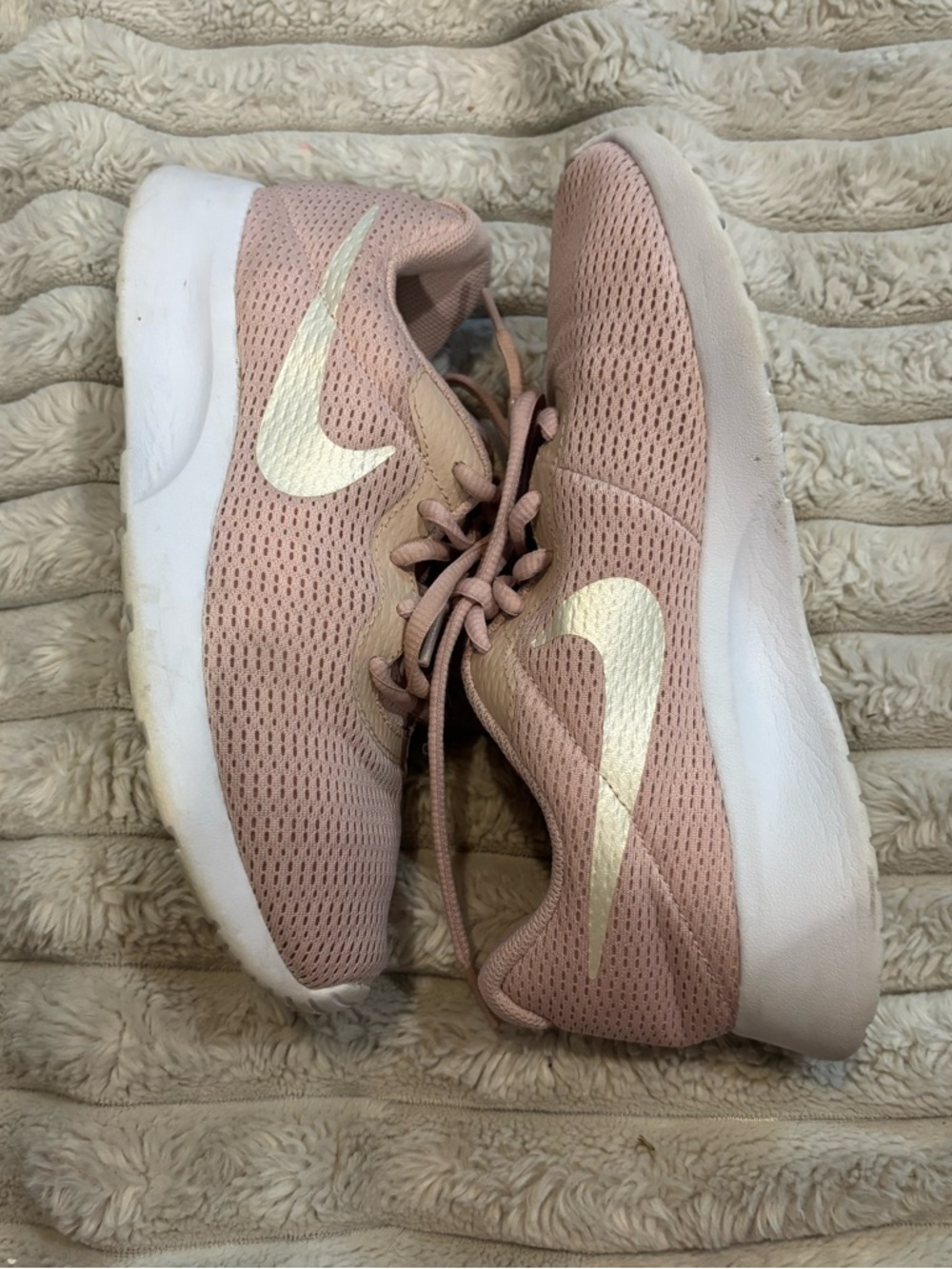 Nike Women's Tanjun Running Shoes - Pink size 6.5